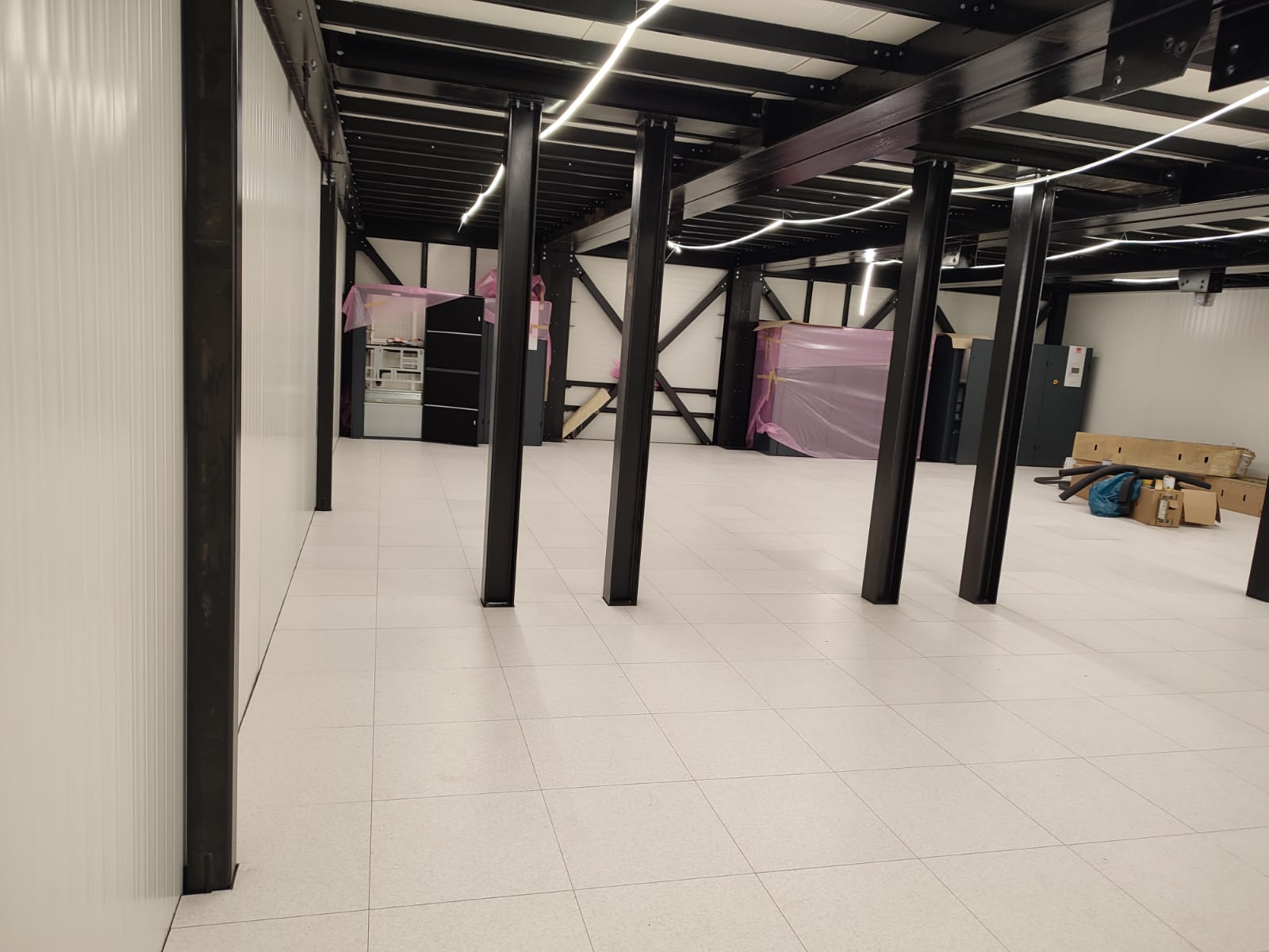 DATA HALL 03